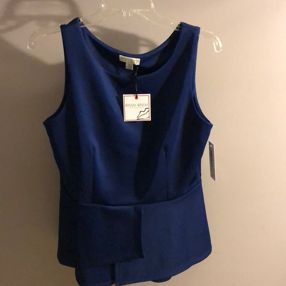 Women’s sleeveless top